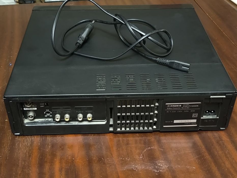 Видеомагнитофон нерабочий на запчасти