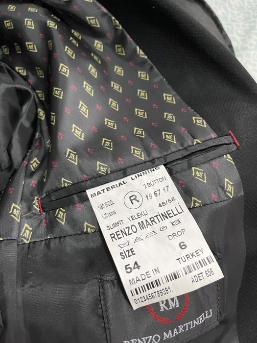 Продам костюм новый