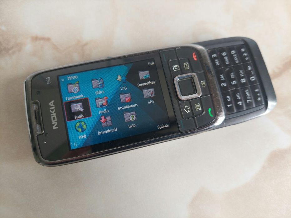 [E66] Vând Nokia E66 Grey Steel, fără probleme și NEcodat //poze reale