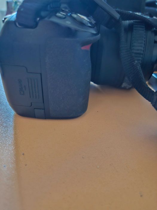 Фотоапарат NIKON D3100 с 2 обектива, чанта и други