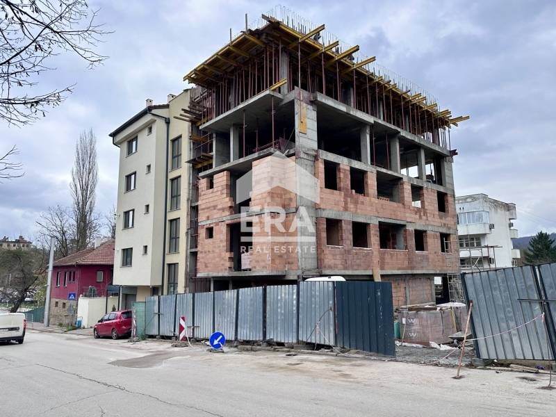 Продава се Тристаен апартамент в Велико Търново, Център - 80 кв.м за 999 €/кв.м - Снимка #1