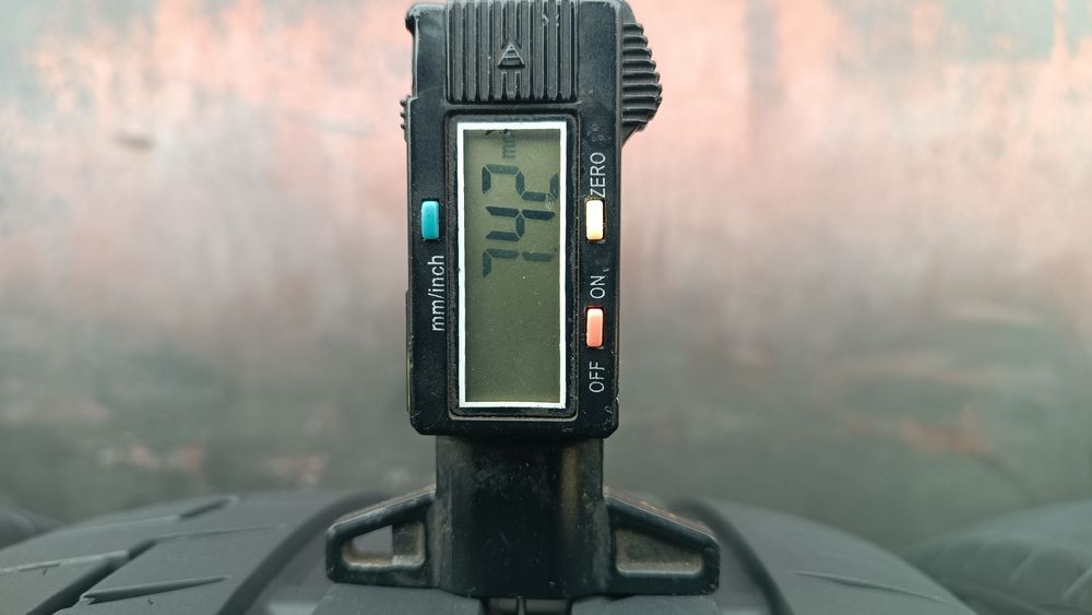 215/50/17 Continental