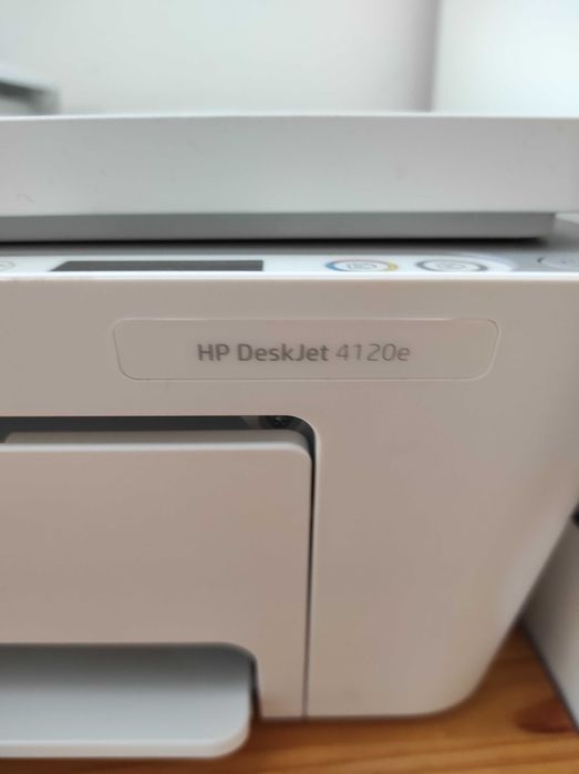 Принтер със скенер HP DeskJet 4120e
