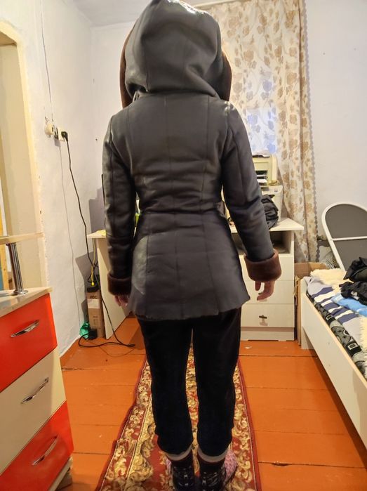 Женская зимняя дубленка