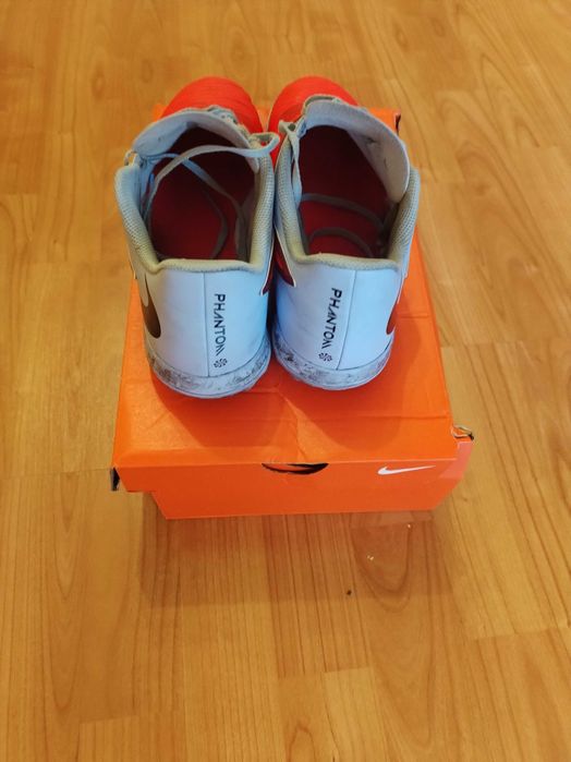 Футболни обувки найк PHANTOM 6 LOW CLUB TF.