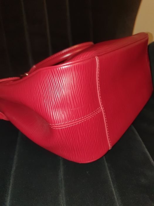 Geanta LV Louis Vuitton Passy PM piele Epi ca noua