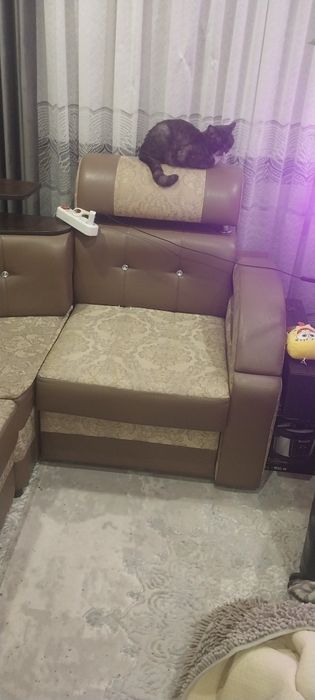 Продам диван угловой