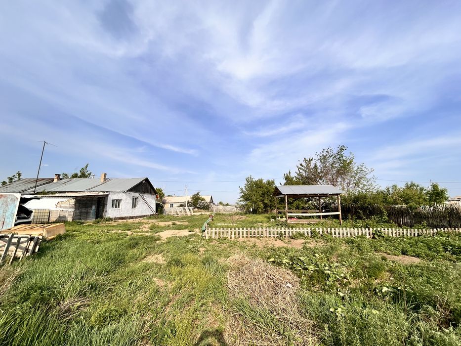 Продам дом и откормочную базу.