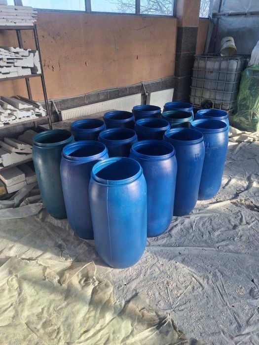 Бидони, Сини бидони с дебела пластмаса