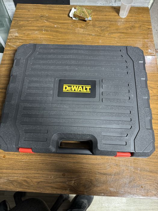 Абсолютно новый набор Dewalt