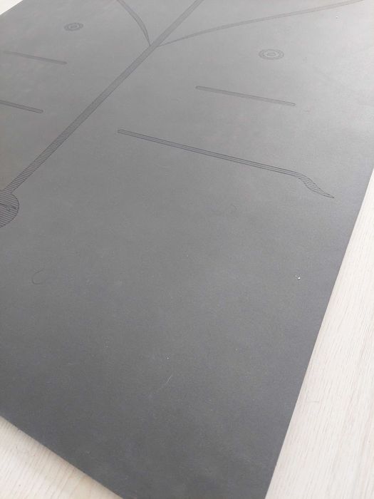 Йога постелка чисто нова .