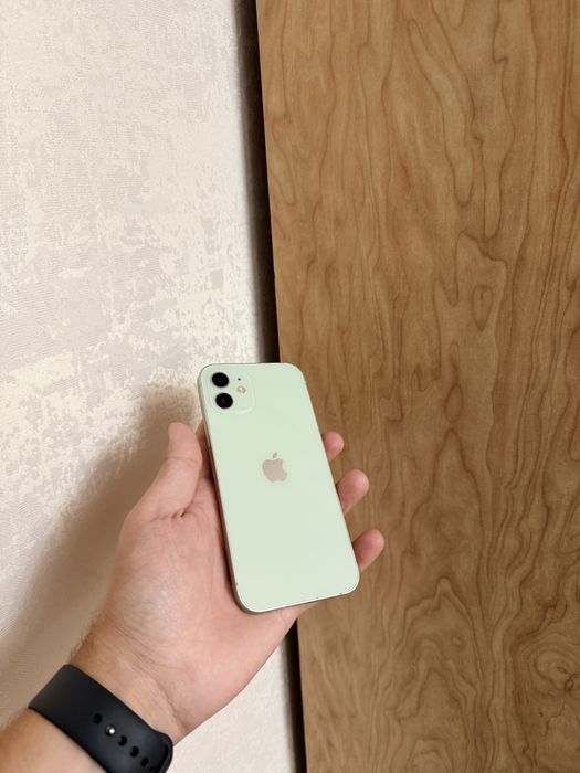iPhone 12/128Gb - В идеальном состоянии