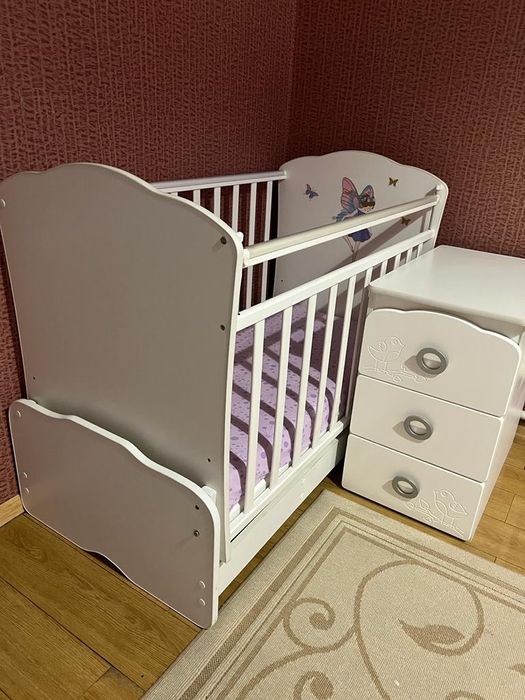 Кроватка маятник с тумбочкой