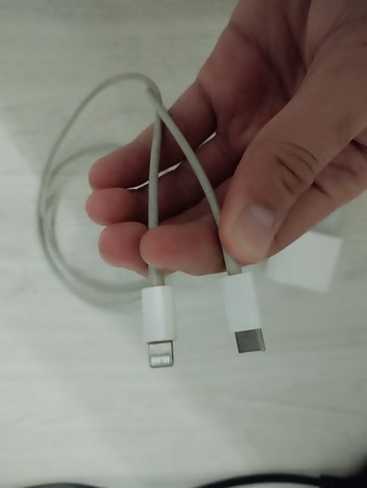 Зарядка айфон оригинал