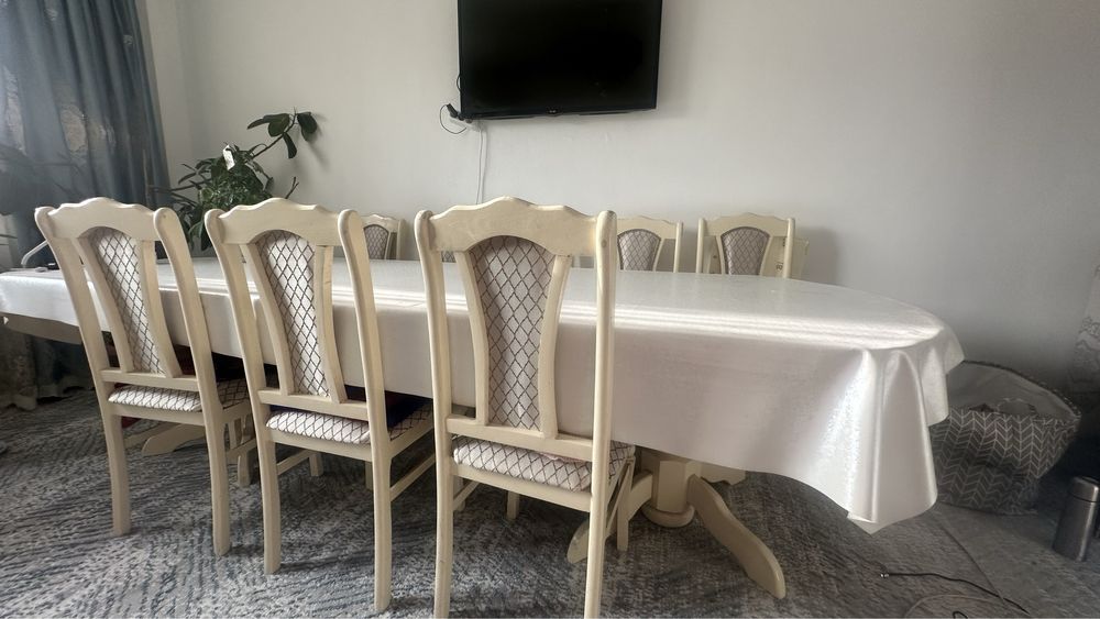 Стол для гостиной