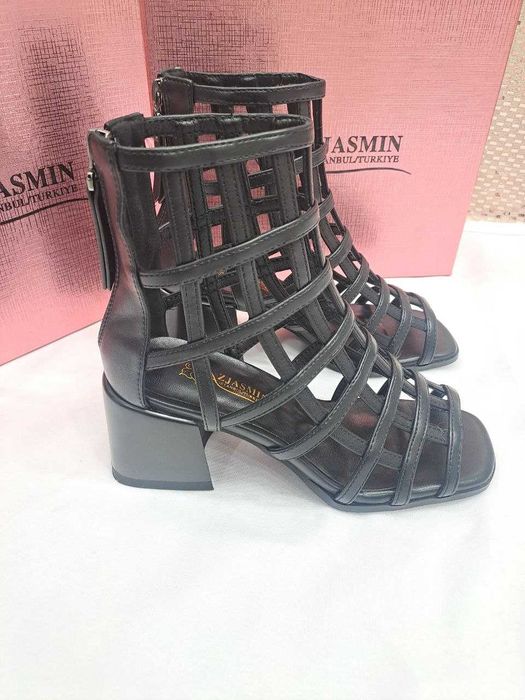 Женские босоножки. Производство: Турция. Превосходное качество.