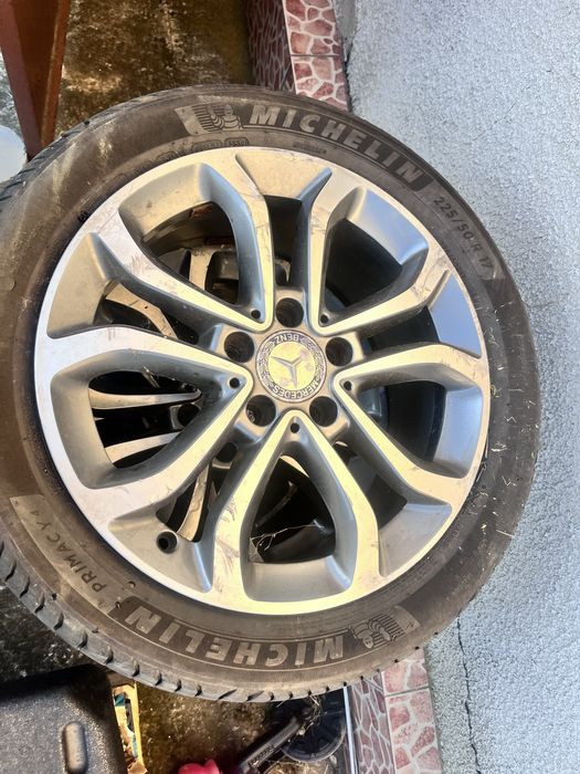 Vând jante mercedes C-Class   și cauciucuri michelin