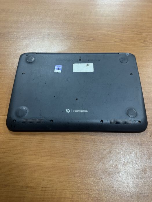 Лаптоп HP Stream 11 Pro