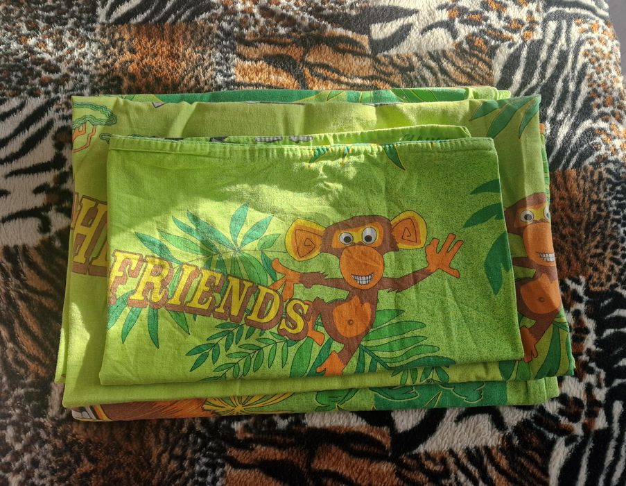 Продам постельное в детскую кроватку