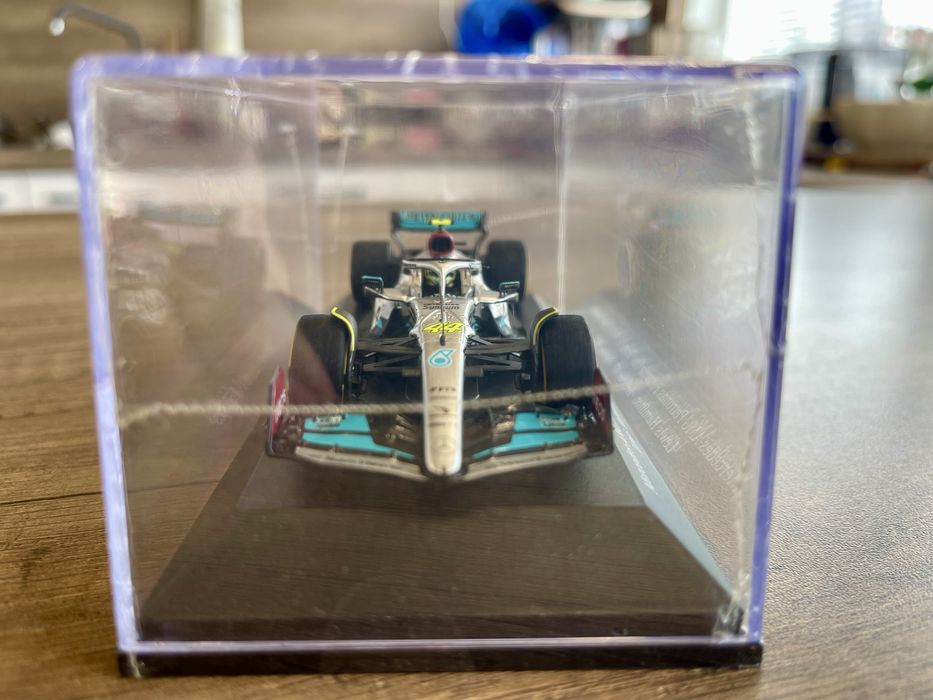 Колекционерски модел F1 Hamilton #44 – Limited 1/500 – НЕОТВАРЯН