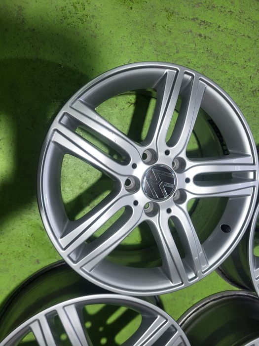 17 5x112 Vw Golf Touran Caddy Skoda лети джанти 5х112