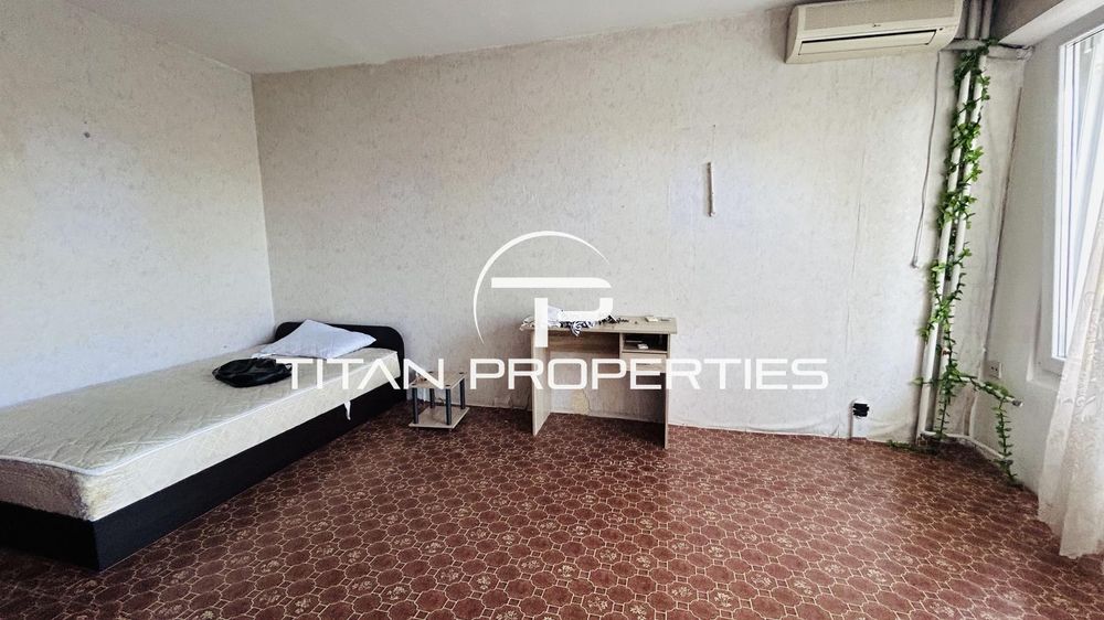 Дава се под наем Двустаен апартамент в Бургас, Изгрев - 70 кв.м за 306 € - Снимка #2