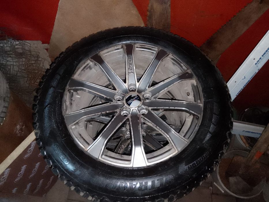 Продам шины на 15,на 17,шипаваные сборе