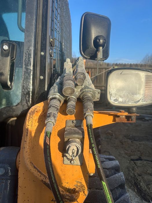 Mini incărcător CASE SV185