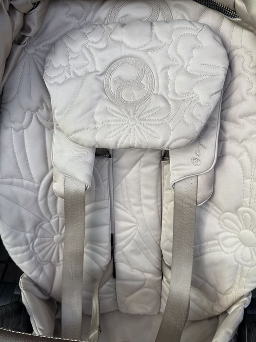 Количка CYBEX Mios 3 Simply Flowers Beige