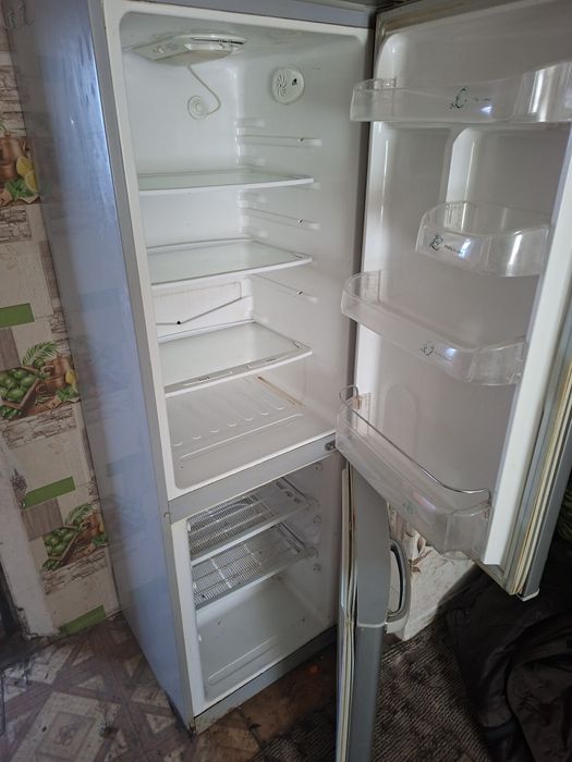 Продам холодильник