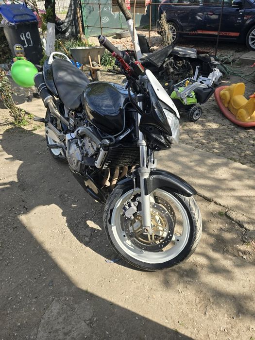 Vand motocicleta honda hornet 600cc