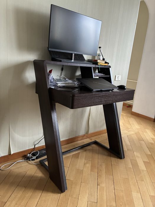 Письменный/компьютерный стол