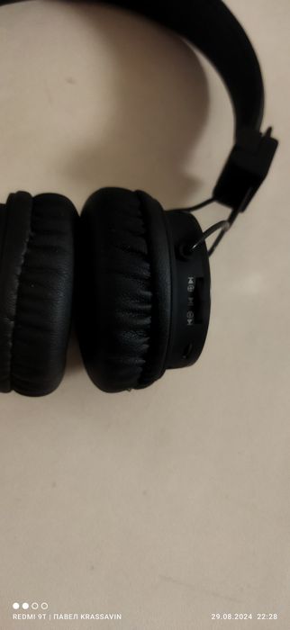 Продам блютуз наушники.