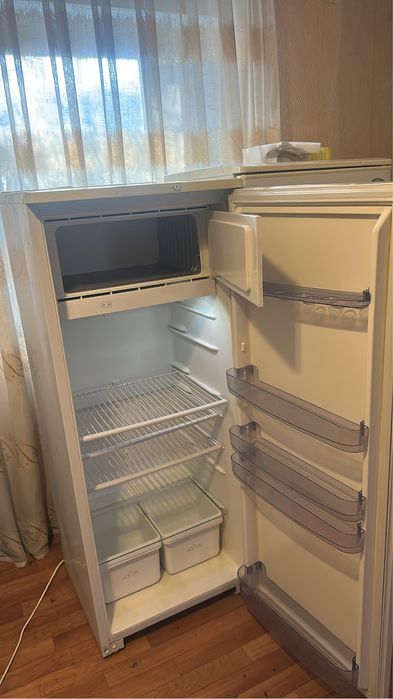 Продам Холодильник Атлант Бирюса