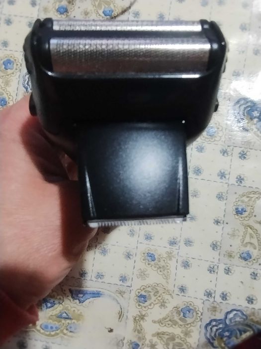 Продавам самобръсначка Remington