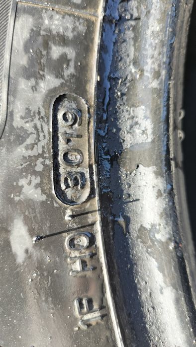 Продам резину б/у 235/60/R18