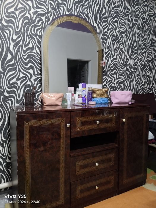 Туалетный столик, камод