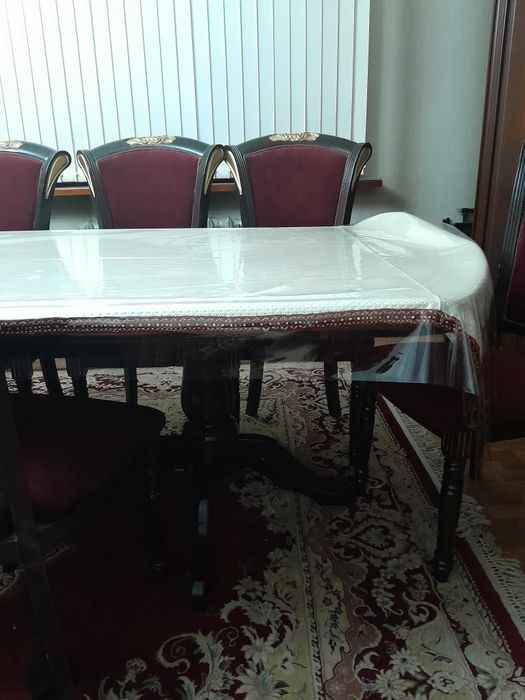 Стол со стульями
