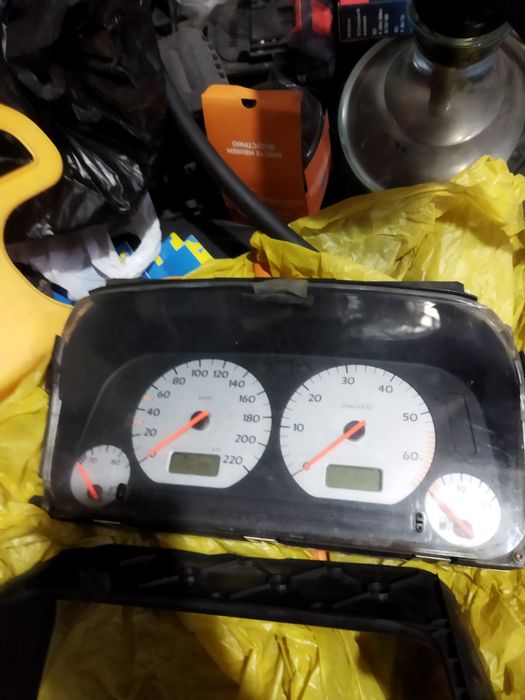 Щиток приборов панель гольф 3 95 год