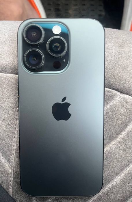 Продам Iphone 16 pro (128 гб)