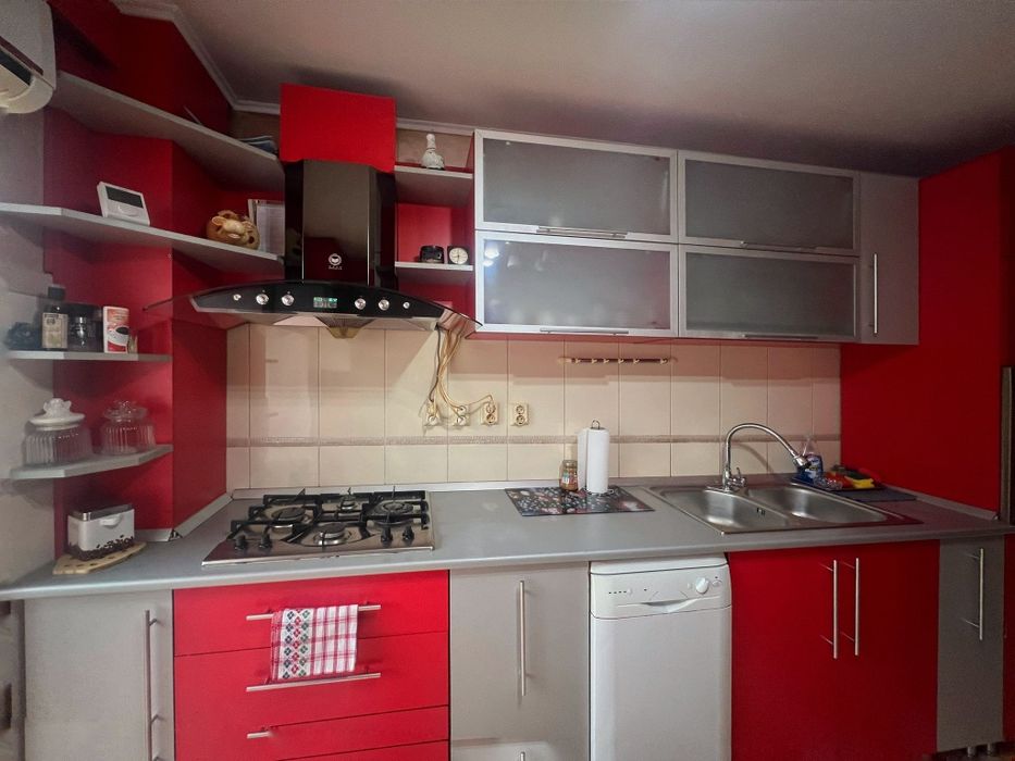 Apartament 3 camere de închiriat – recent renovat, complet mobilat și utilat