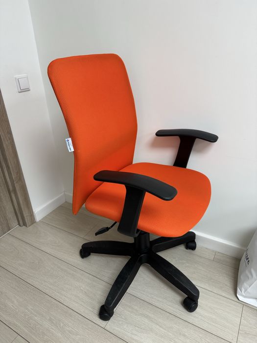 Продам кресло компьютерное