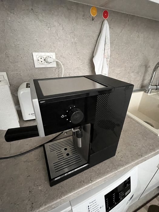 Кафе машина почти нова