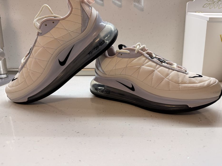 Nike AirMax 720 MX