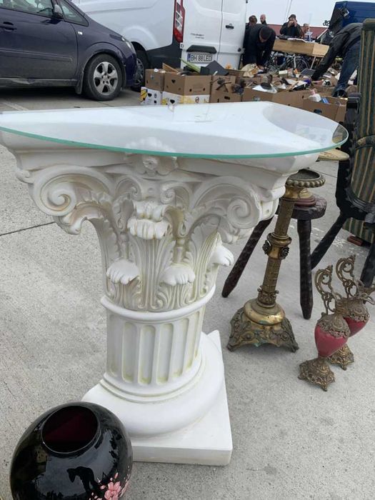 Pedistal din praf de marmura