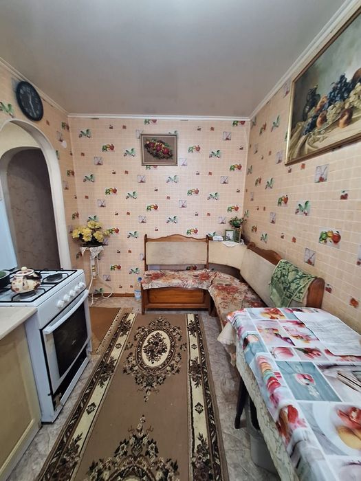 Возьму на подселение девушку район Пирамиды