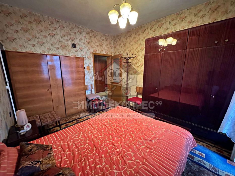 Дава се под наем Тристаен апартамент в Асеновград - 90 кв.м за 306 € - Снимка #7