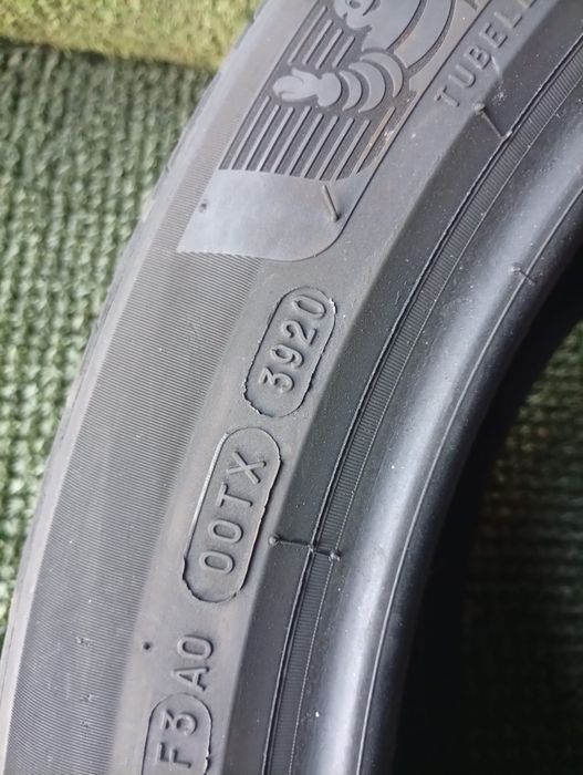 235 45 20 Michelin  m+s