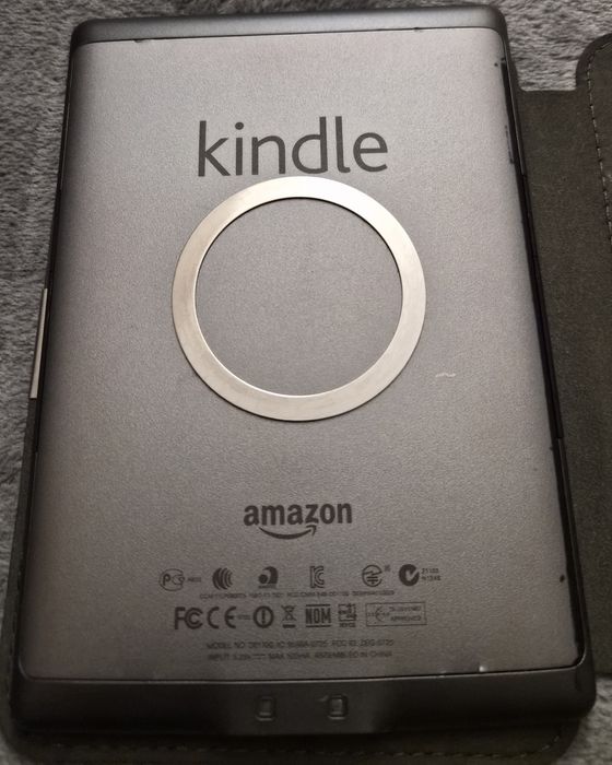 E-book reader Kindle 4th gen model D01100