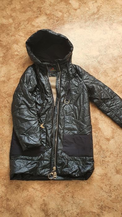 Продам курточки.